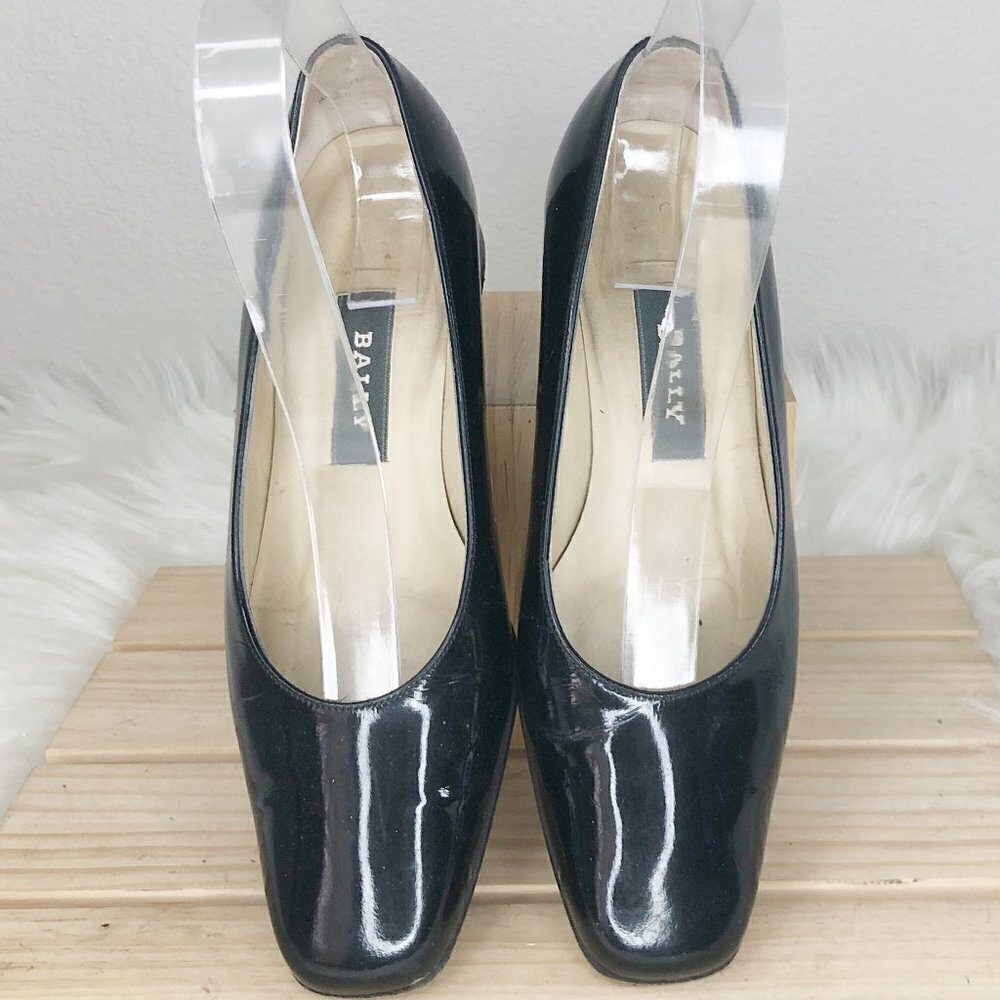 Bally Black Patent Leather Block Heel Almond Toe Pumps Shoes Womens Size 5.5 US - Picture 2 of 6